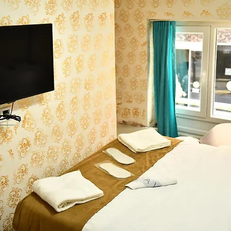 Aparthotel Ada *
