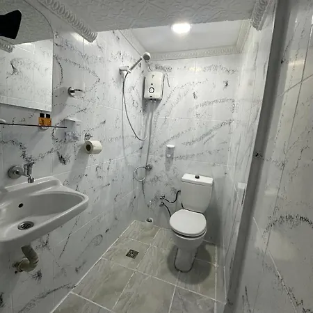 Ada Apartahotel