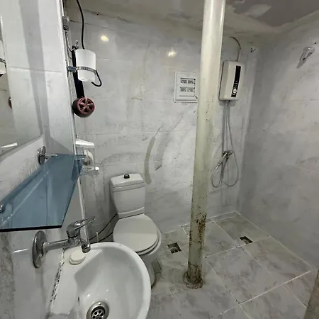 Ada * Estambul