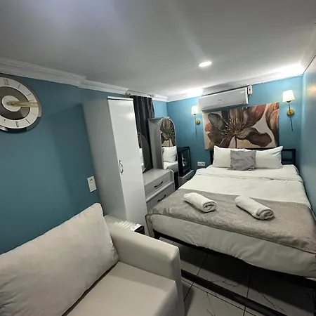 Aparthotel Ada *