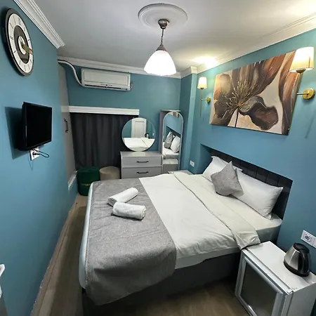Ada Apartahotel 2*